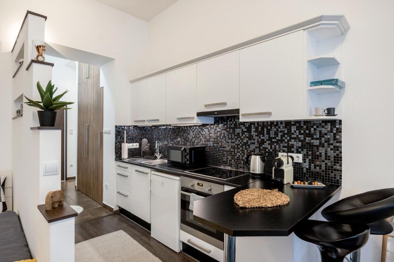 Stylish Downtown Studio Budapest Luaran gambar