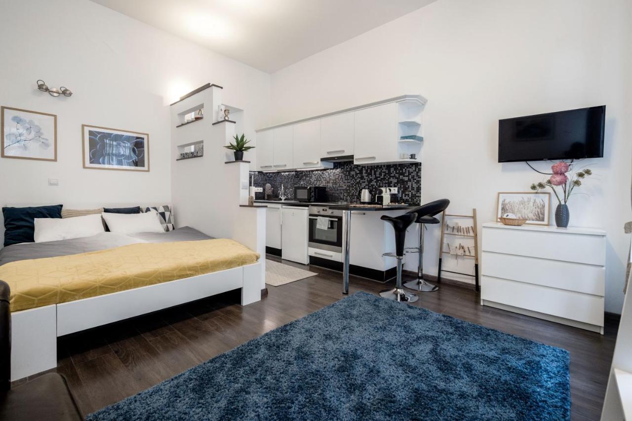 Stylish Downtown Studio Budapest Luaran gambar