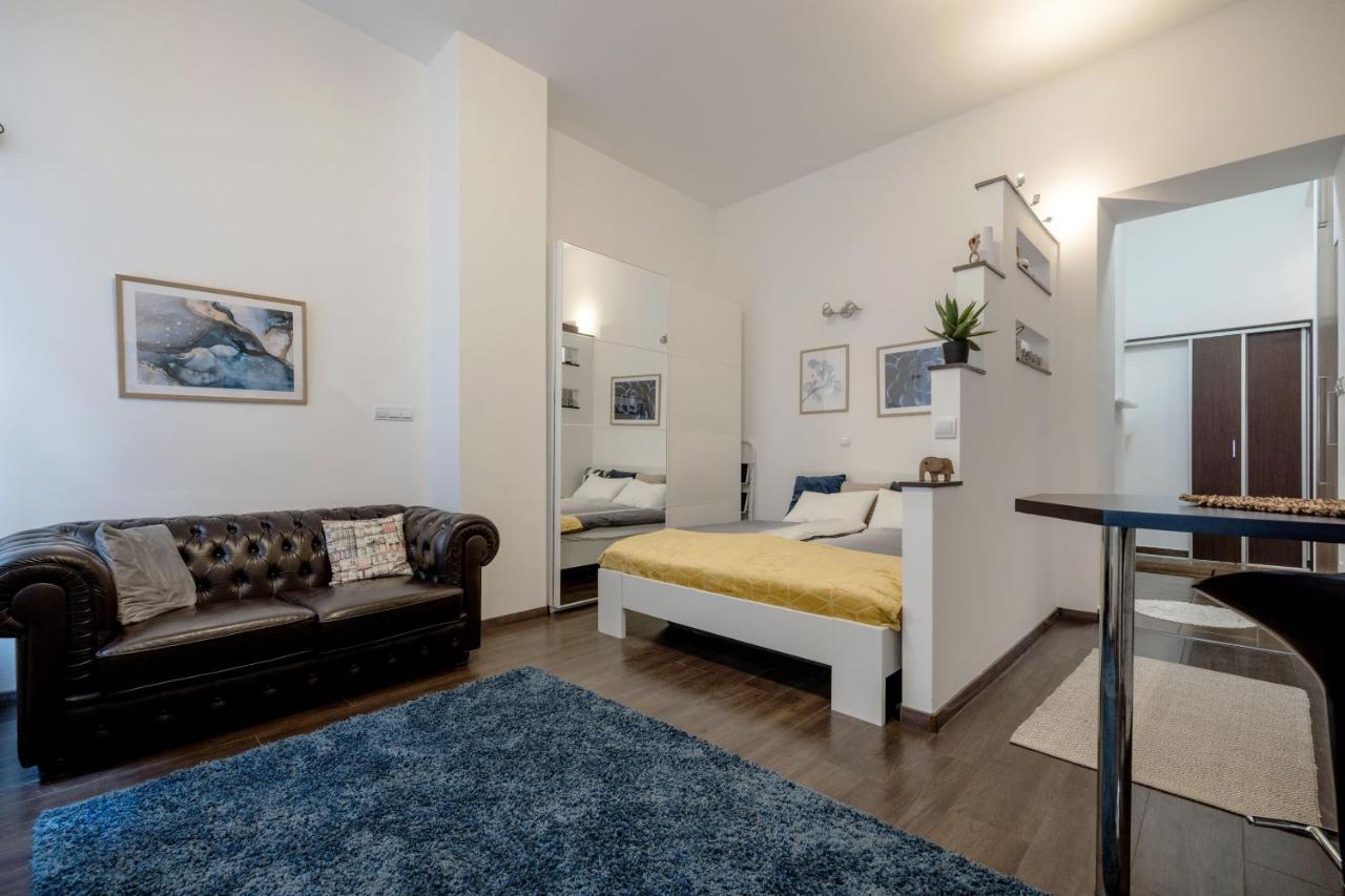 Stylish Downtown Studio Budapest Luaran gambar