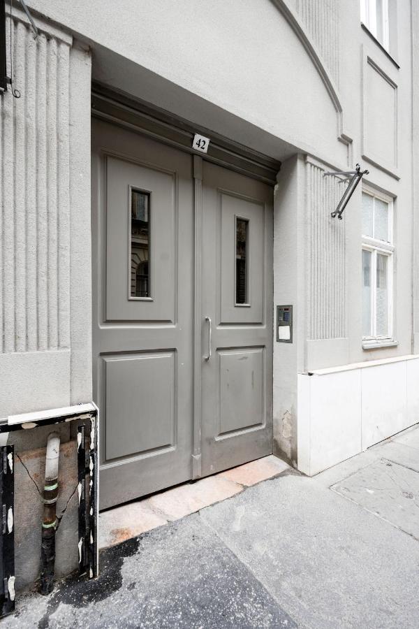 Stylish Downtown Studio Budapest Luaran gambar